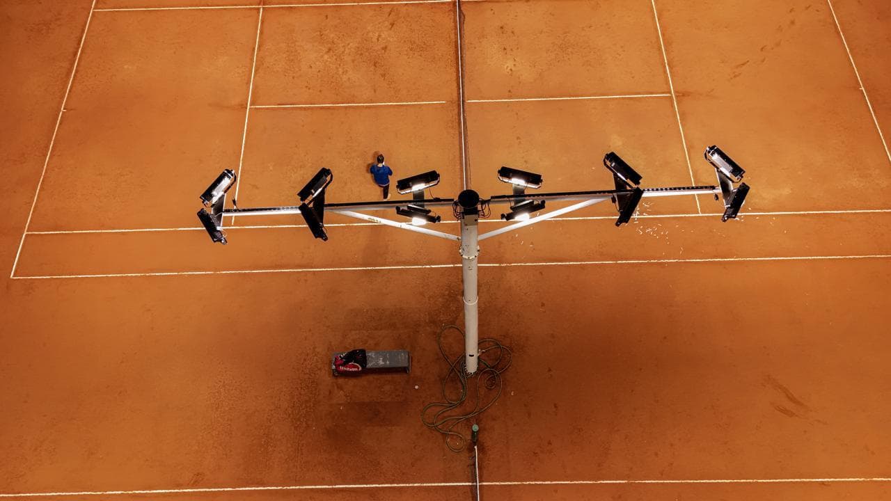 Iluminación de canchas de tenis